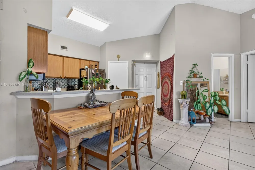 2445 SW 18th Ter #807 Fort Lauderdale, FL 33315