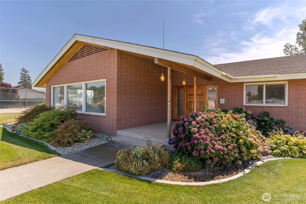 742 SW I STREET SW Quincy, WA 98848