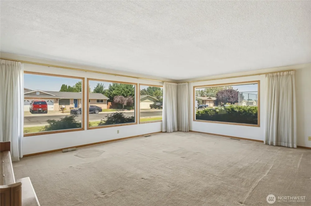 742 SW I STREET SW Quincy, WA 98848