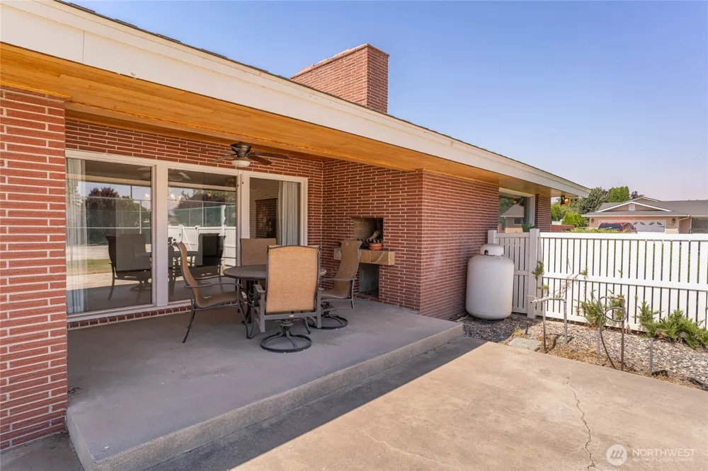 742 SW I STREET SW Quincy, WA 98848