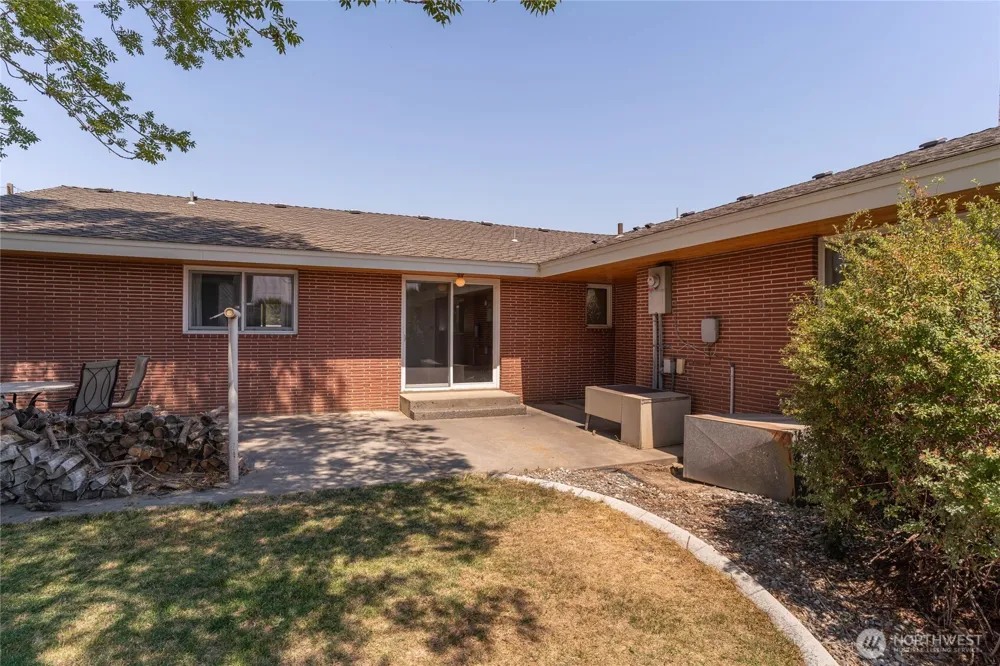 742 SW I STREET SW Quincy, WA 98848