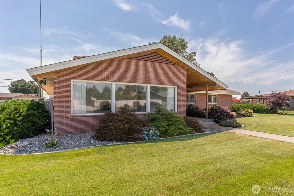 742 SW I STREET SW Quincy, WA 98848