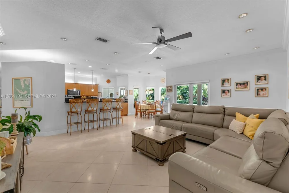 9735 SW 64th St Miami, FL 33173