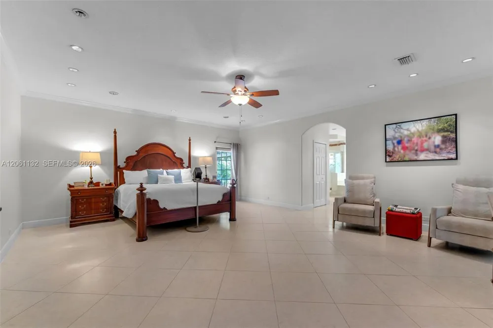 9735 SW 64th St Miami, FL 33173