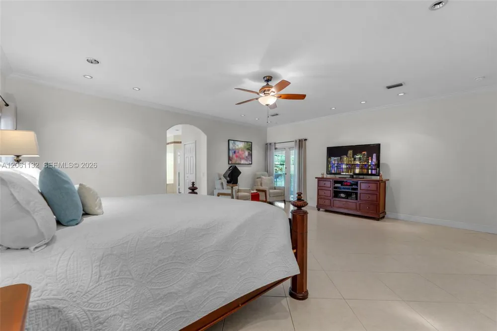9735 SW 64th St Miami, FL 33173