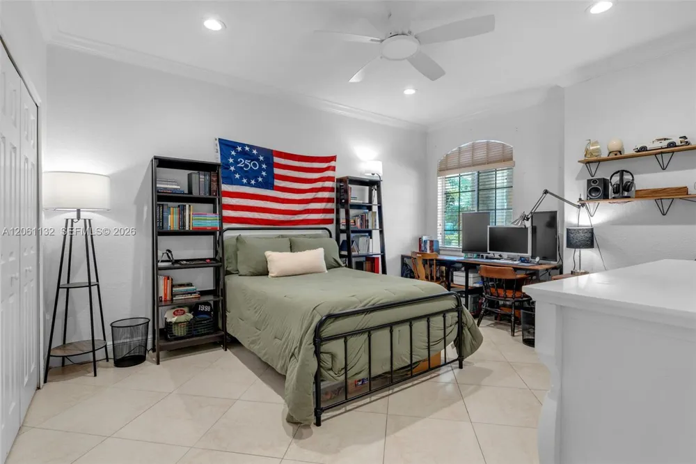 9735 SW 64th St Miami, FL 33173