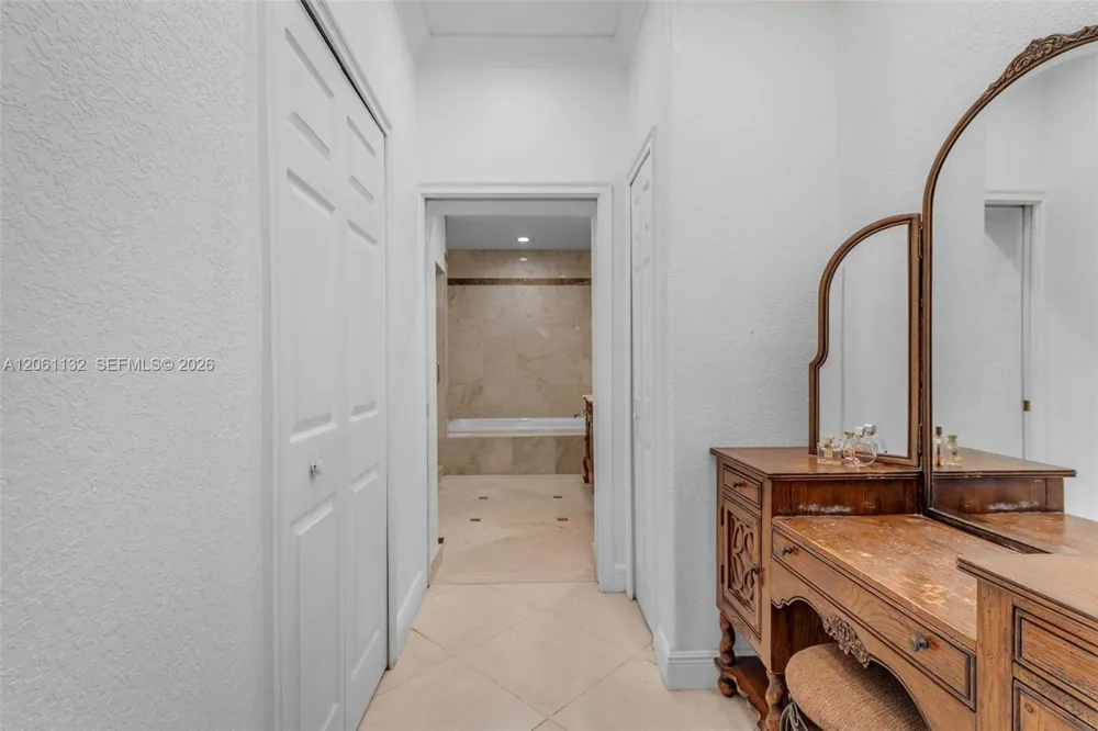 9735 SW 64th St Miami, FL 33173