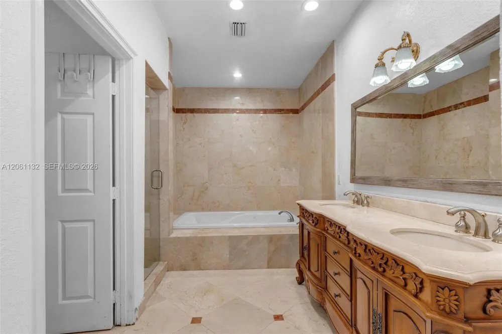 9735 SW 64th St Miami, FL 33173