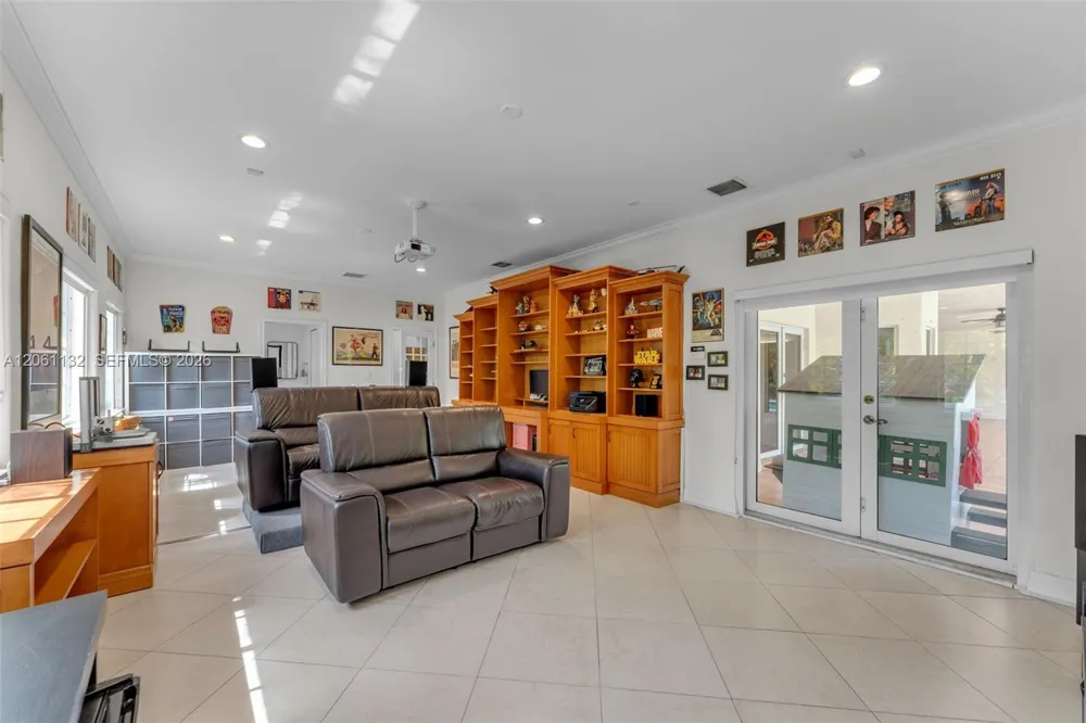9735 SW 64th St Miami, FL 33173