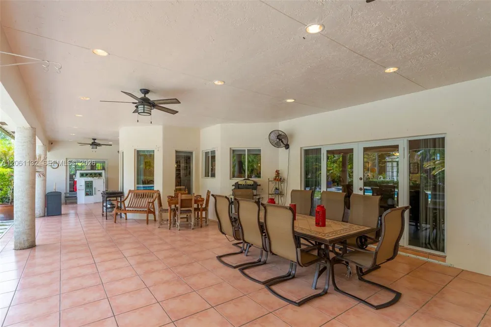 9735 SW 64th St Miami, FL 33173