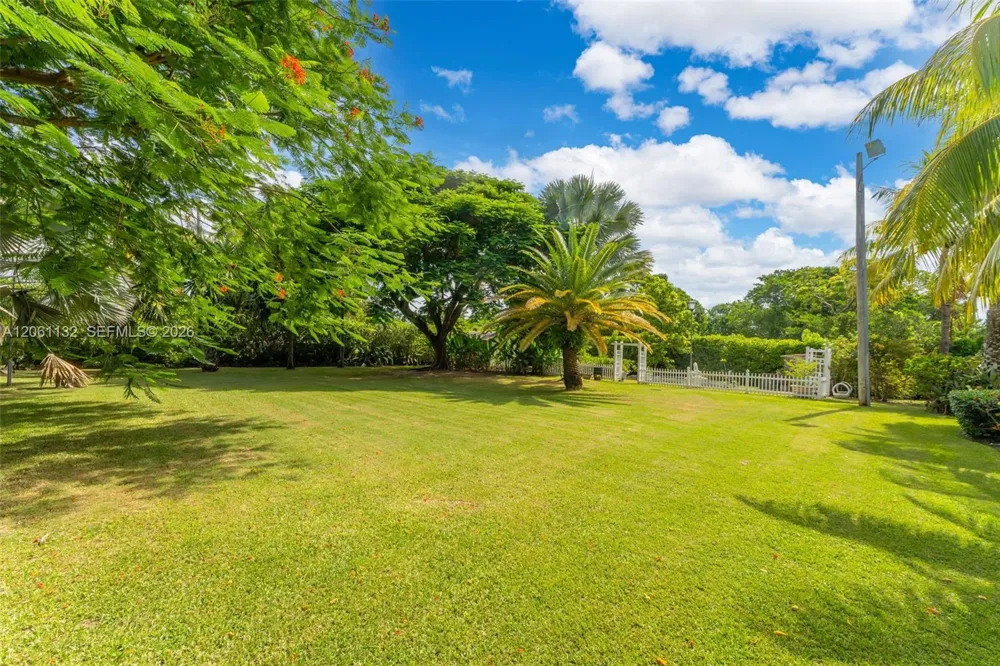 9735 SW 64th St Miami, FL 33173