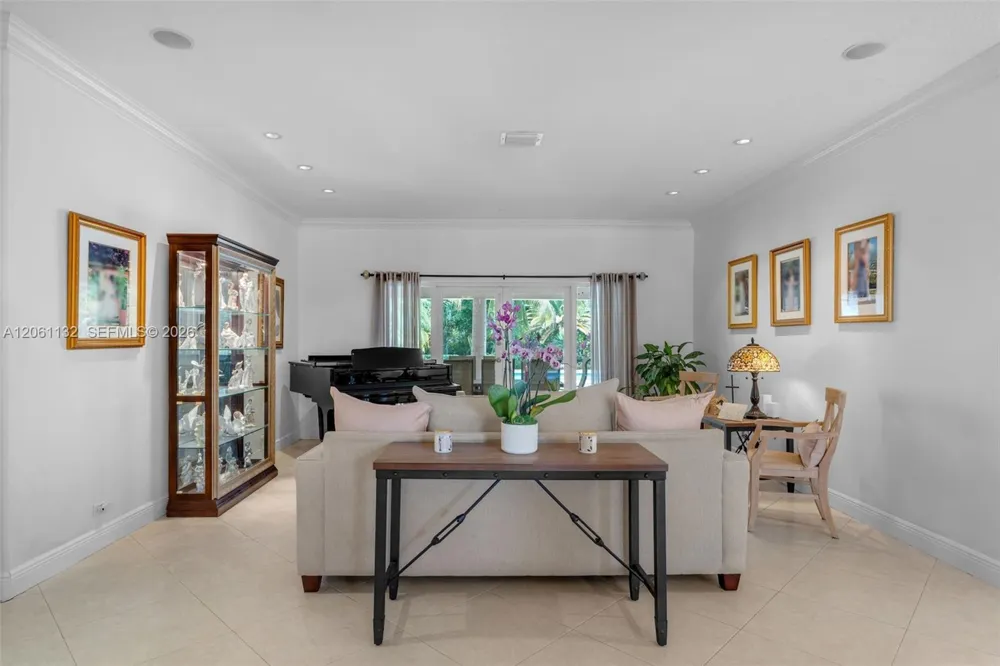 9735 SW 64th St Miami, FL 33173