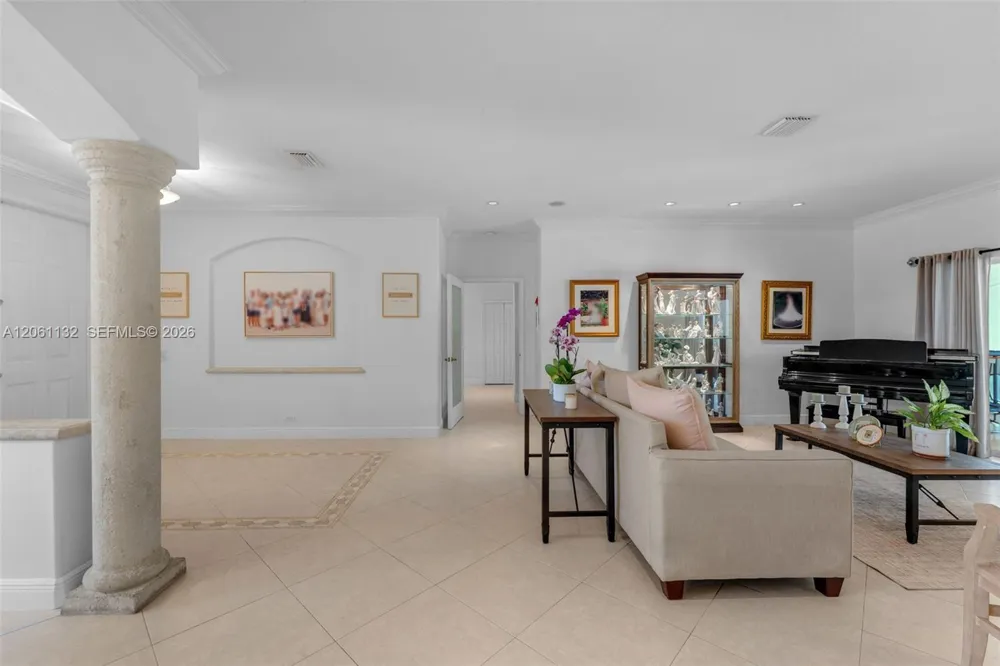 9735 SW 64th St Miami, FL 33173