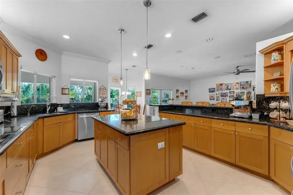 9735 SW 64th St Miami, FL 33173