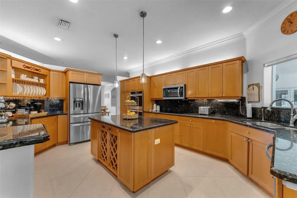 9735 SW 64th St Miami, FL 33173