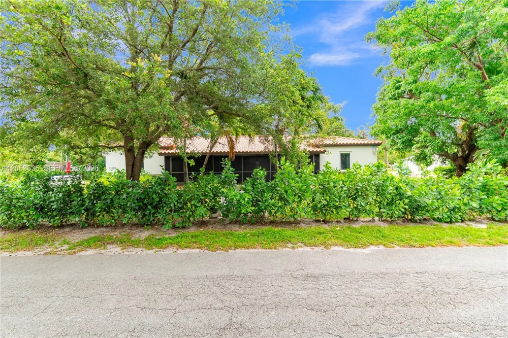 11201 NE 10th Ave #11203 Biscayne Park, FL 33161