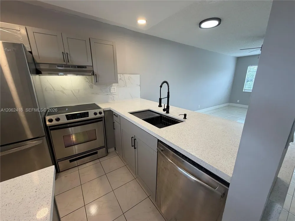 5071 W Oakland Park Blvd #205 Lauderdale Lakes, FL 33313