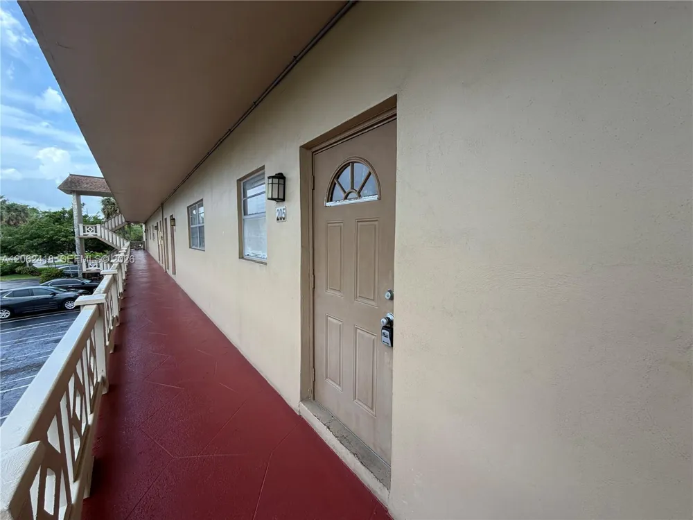 5071 W Oakland Park Blvd #205 Lauderdale Lakes, FL 33313