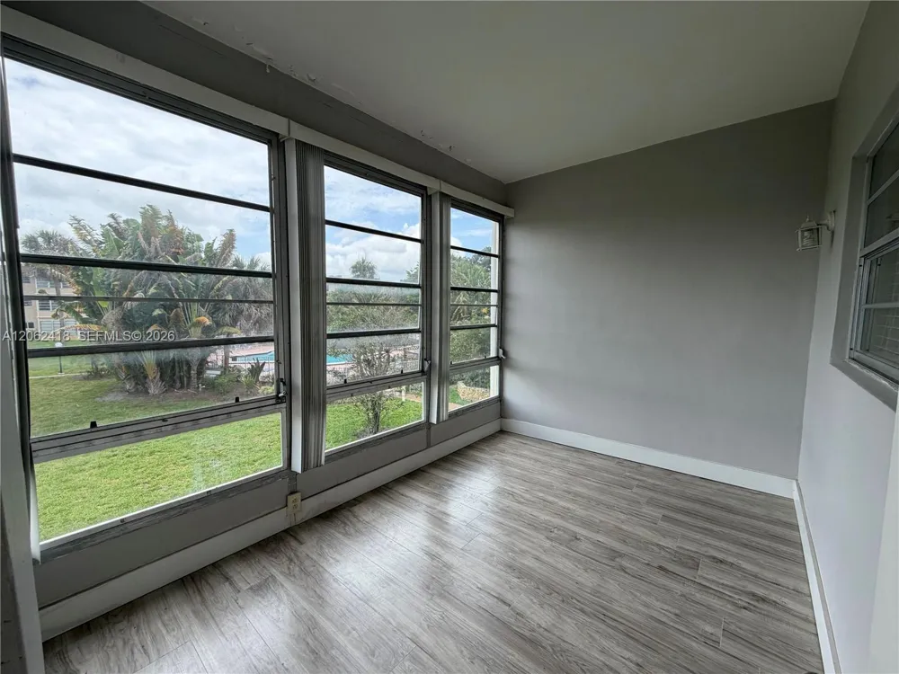 5071 W Oakland Park Blvd #205 Lauderdale Lakes, FL 33313