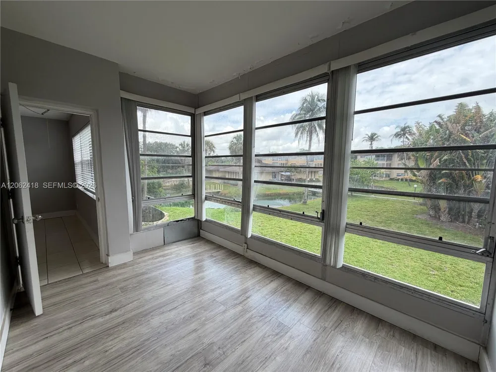 5071 W Oakland Park Blvd #205 Lauderdale Lakes, FL 33313