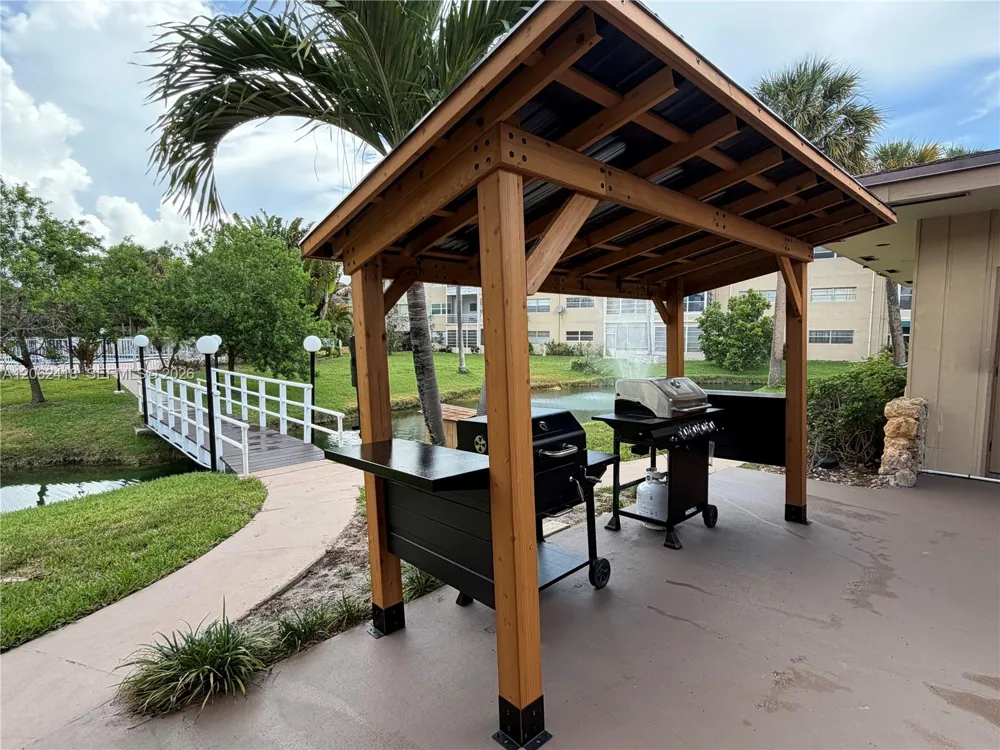 5071 W Oakland Park Blvd #205 Lauderdale Lakes, FL 33313