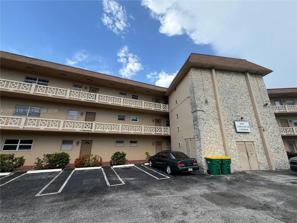 5071 W Oakland Park Blvd #205 Lauderdale Lakes, FL 33313