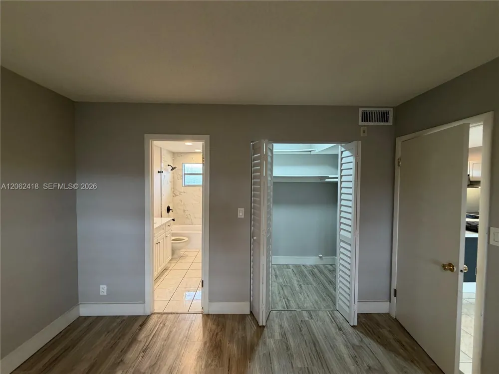 5071 W Oakland Park Blvd #205 Lauderdale Lakes, FL 33313