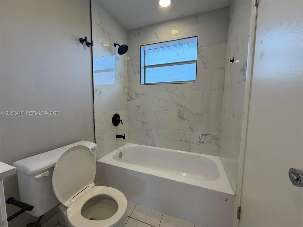 5071 W Oakland Park Blvd #205 Lauderdale Lakes, FL 33313