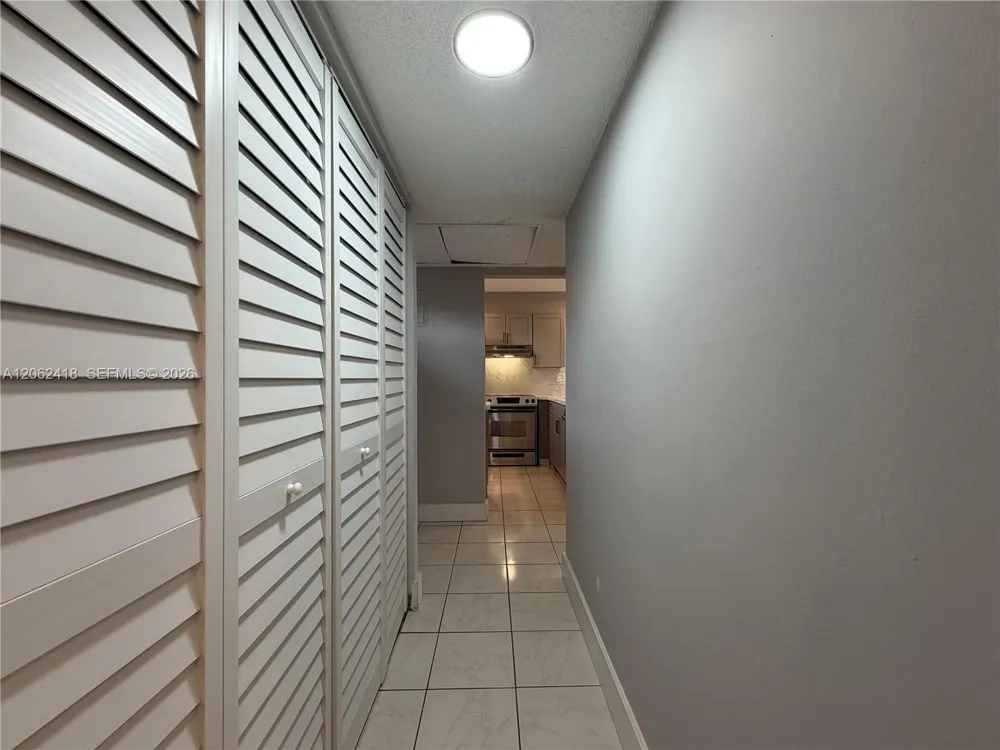 5071 W Oakland Park Blvd #205 Lauderdale Lakes, FL 33313