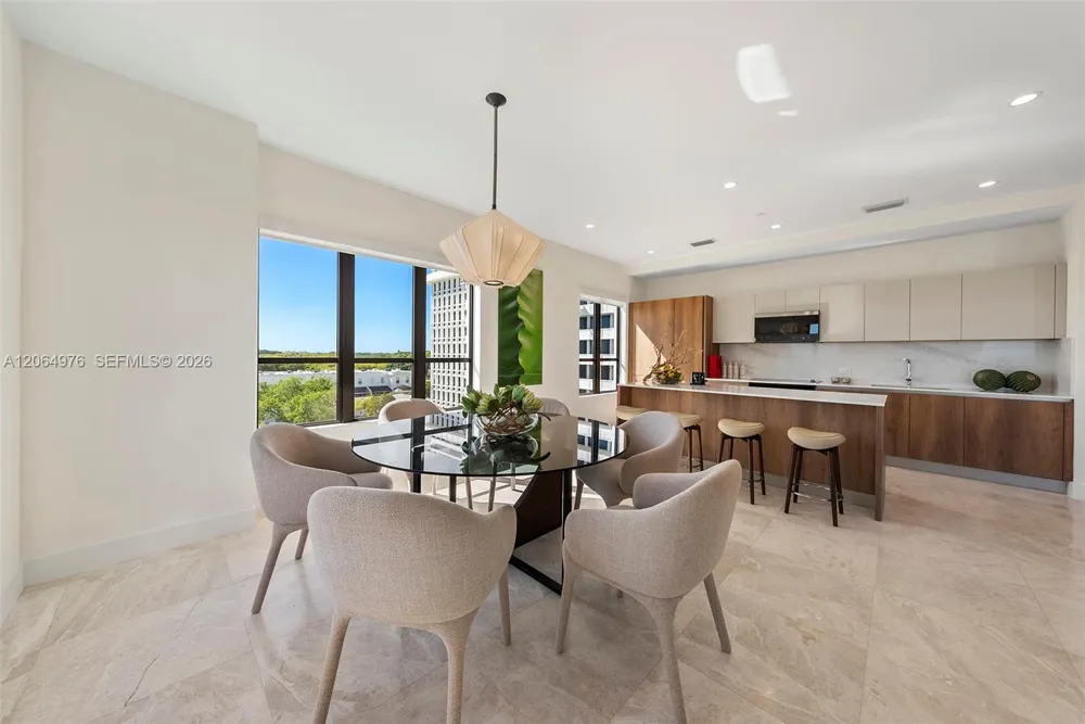 701 Valencia Ave #404 Coral Gables, FL 33134