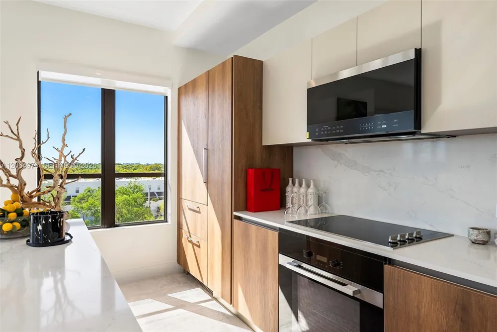 701 Valencia Ave #404 Coral Gables, FL 33134