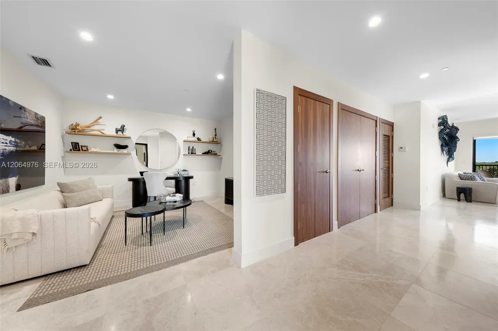 701 Valencia Ave #404 Coral Gables, FL 33134