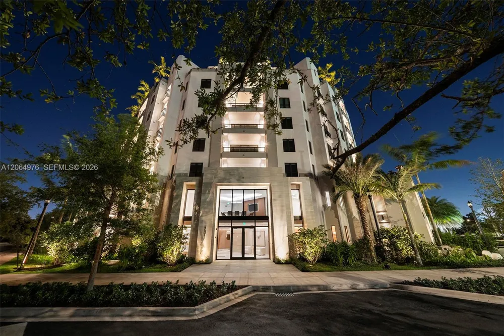 701 Valencia Ave #404 Coral Gables, FL 33134