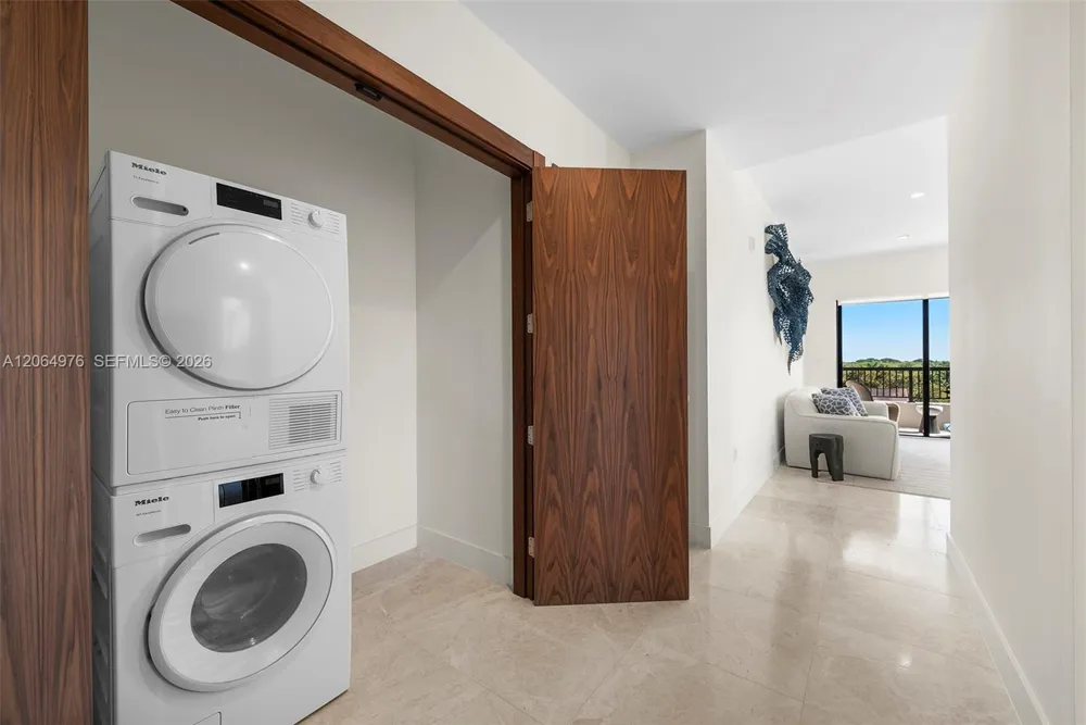 701 Valencia Ave #404 Coral Gables, FL 33134