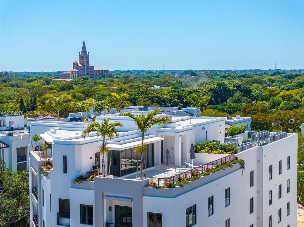 701 Valencia Ave #404 Coral Gables, FL 33134