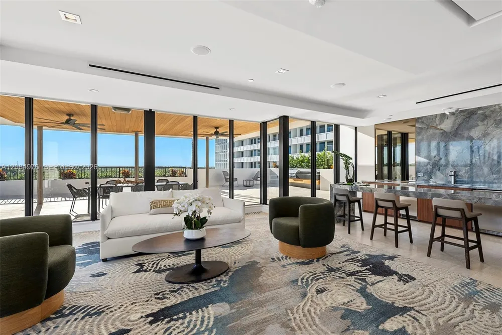 701 Valencia Ave #404 Coral Gables, FL 33134