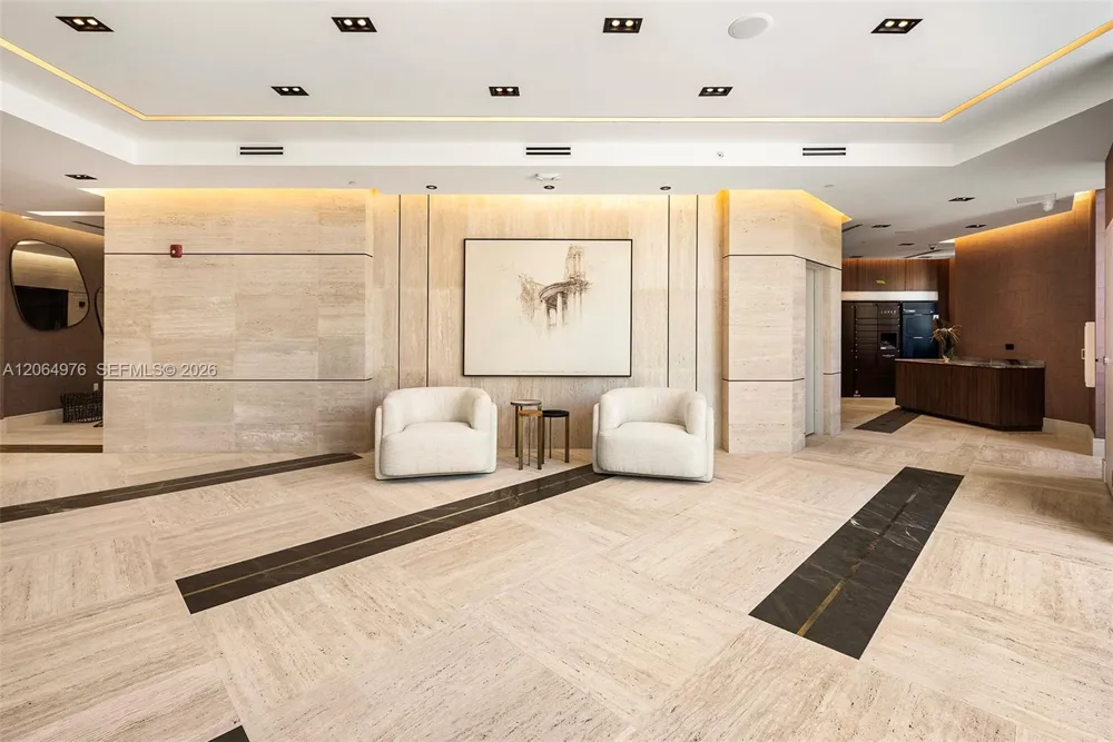701 Valencia Ave #404 Coral Gables, FL 33134