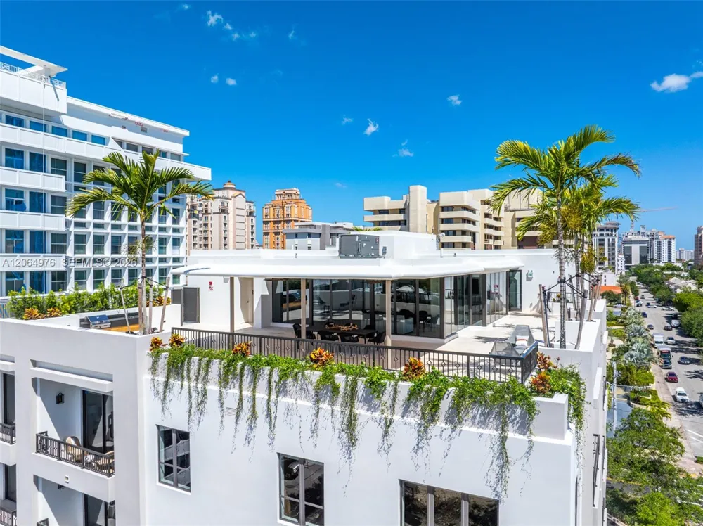 701 Valencia Ave #404 Coral Gables, FL 33134