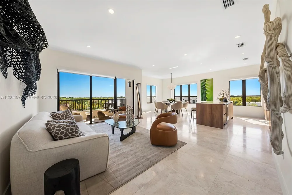 701 Valencia Ave #404 Coral Gables, FL 33134