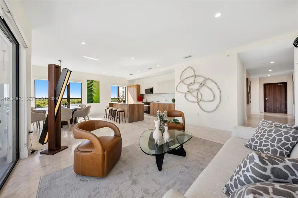 701 Valencia Ave #404 Coral Gables, FL 33134