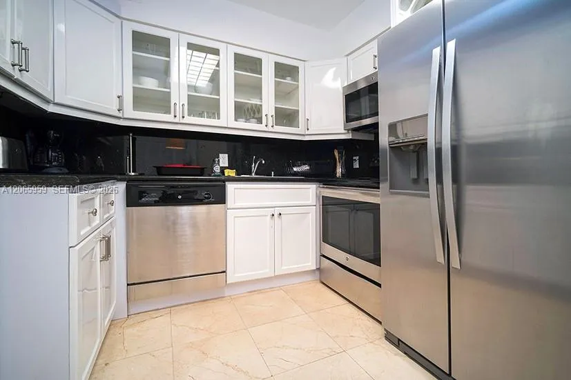 5161 Collins Ave #306 Miami Beach, FL 33140