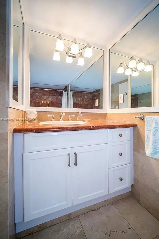 5161 Collins Ave #306 Miami Beach, FL 33140