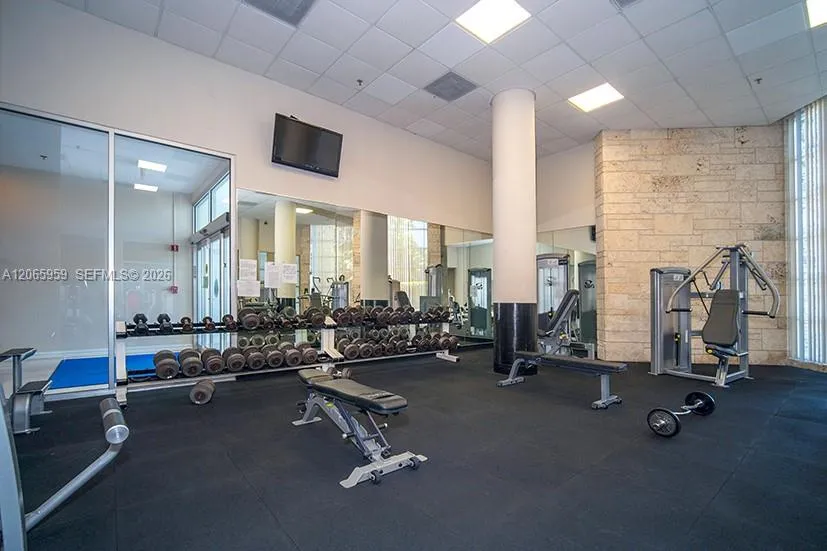 5161 Collins Ave #306 Miami Beach, FL 33140