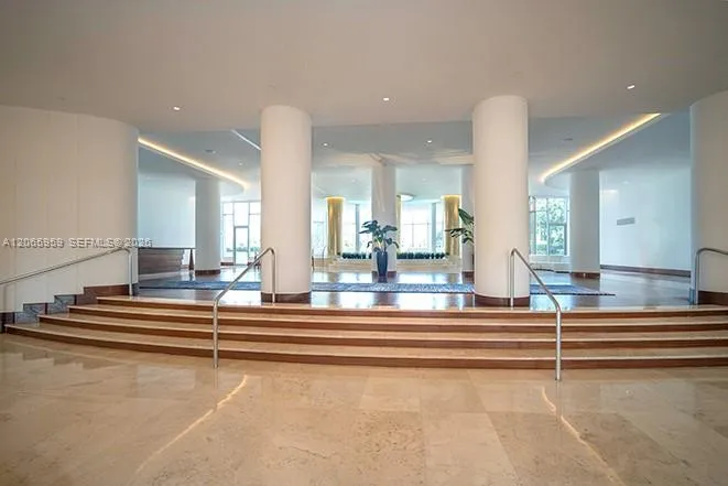 5161 Collins Ave #306 Miami Beach, FL 33140