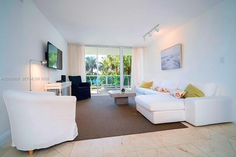 5161 Collins Ave #306 Miami Beach, FL 33140