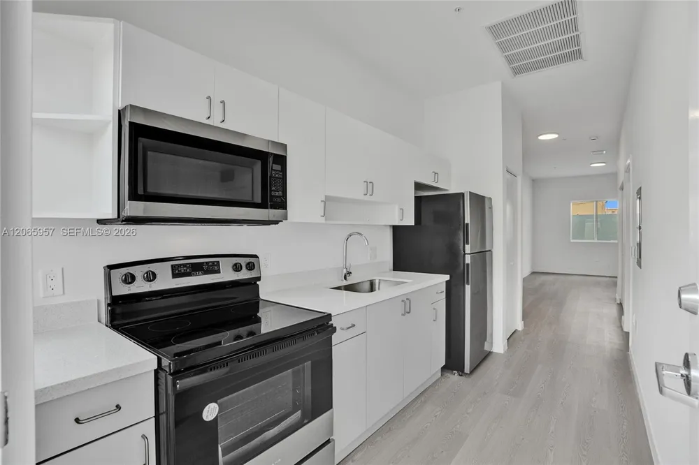 1567 NW 1st St #6 Miami, FL 33125