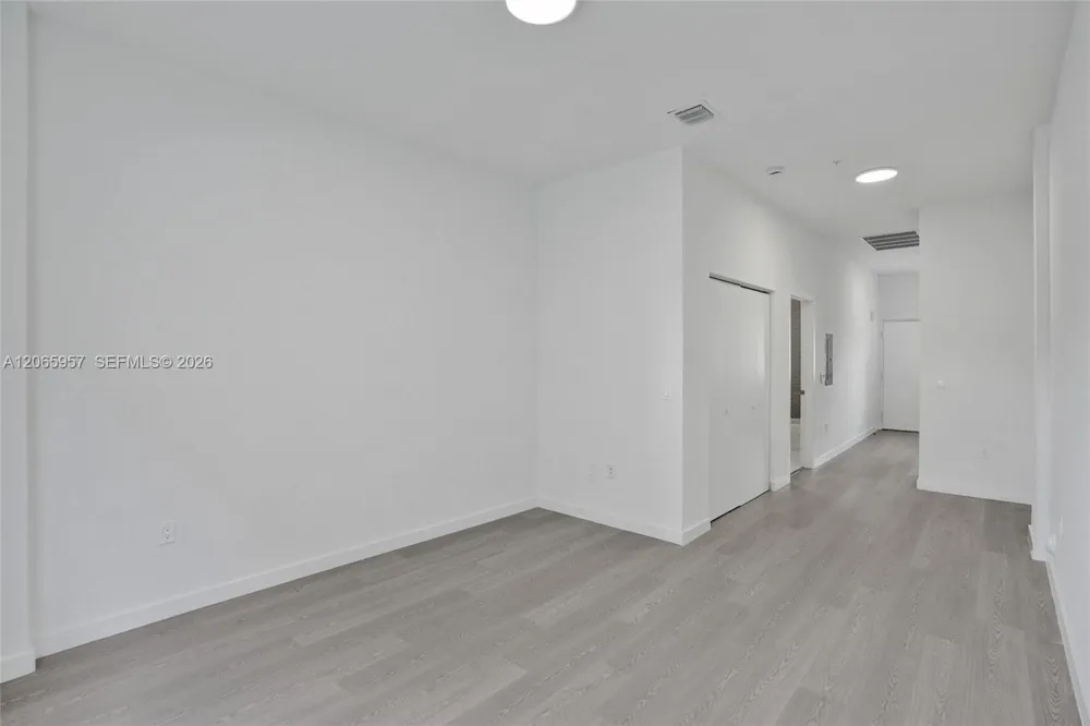 1567 NW 1st St #6 Miami, FL 33125