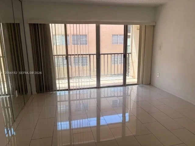 8893 Fontainebleau Blvd #304 Miami, FL 33172
