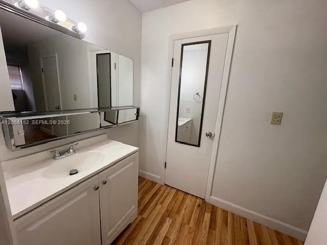 8893 Fontainebleau Blvd #304 Miami, FL 33172