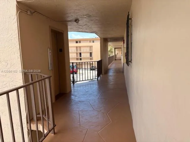 8893 Fontainebleau Blvd #304 Miami, FL 33172